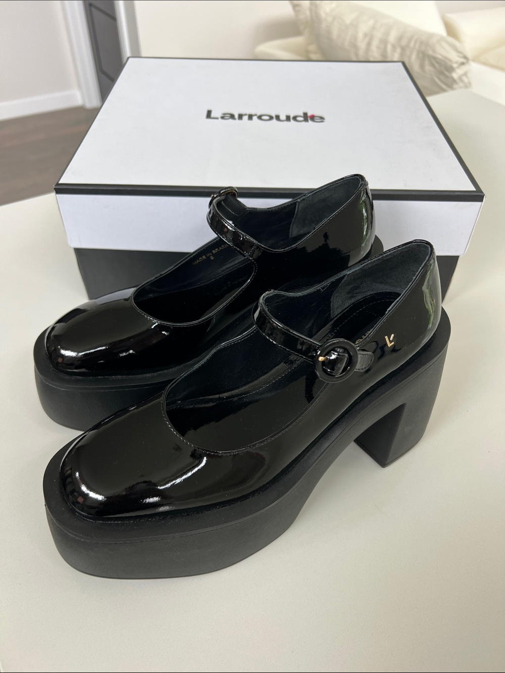 Larroude olivia black patent leather chunky platform mary jane pumps heels 8
